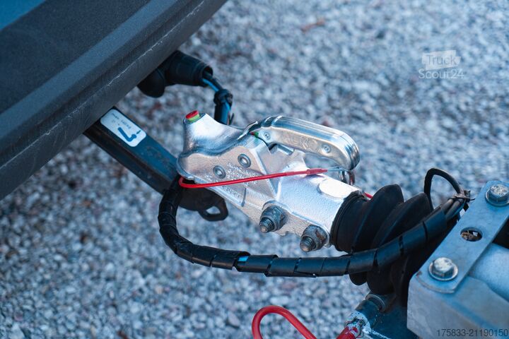 Rimorchio trasporta auto Vezeko SKL