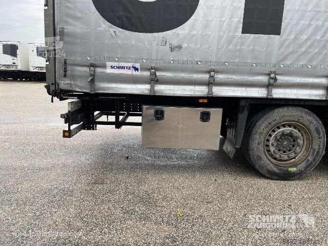 Semi-reboque aberto com lona Schmitz Cargobull Semitrailer Curtainsider Standard
