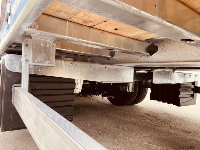 Low loader trailer Möslein TT 34 Zugrohr Gerade  34 t GG Tridem- Tieflader 3 Achs, gelenktNeufahrzeug