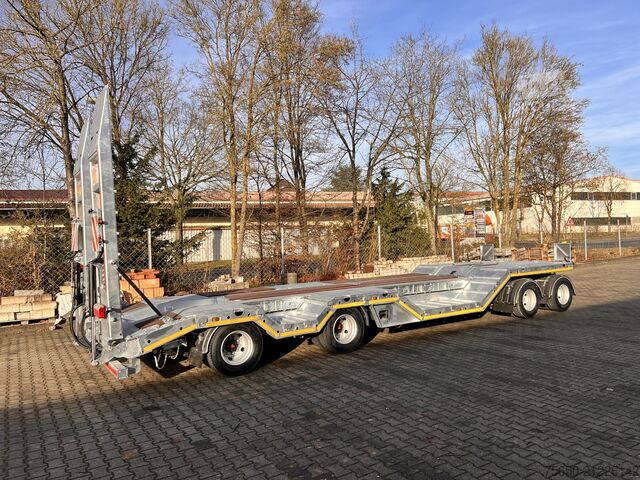 Low loader trailer Möslein T 4 VB H1 R  neuer 4 Achs Tieflader + Radmulden