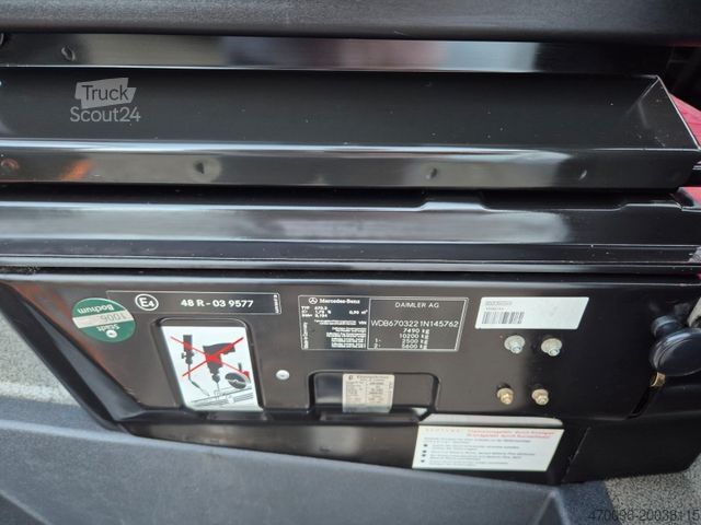 Other MERCEDES-BENZ Vario 818 D*DoKa*Kran*Standheizung*