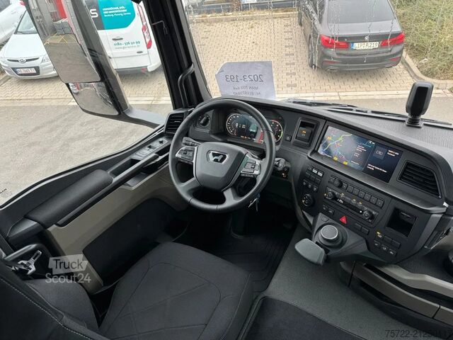 Timber transporter MAN TGS 26.520 6x4-4 BL Schemel Epsilon M120Z96 Kran