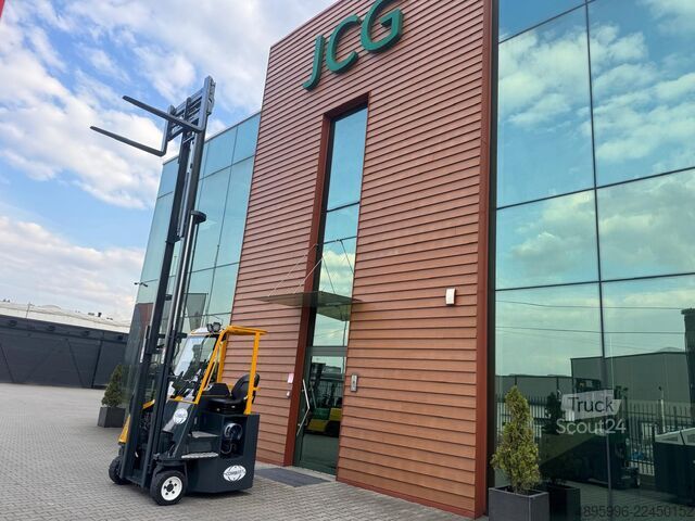 четирипосочен мотокар Combilift CB3000/LPG /2016 year/ Perfect condition