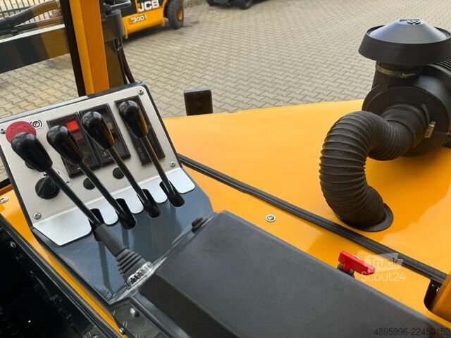 четирипосочен мотокар Combilift CB3000/LPG /2016 year/ Perfect condition