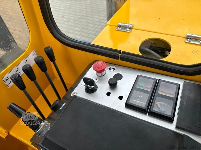 четирипосочен мотокар Combilift C2500 / Compact / Wide positioner