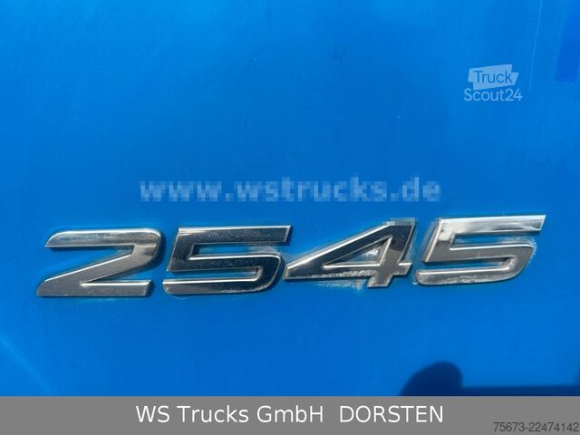 Camião para gado MERCEDES-BENZ Menke 3 Stock Tränke Lüfter