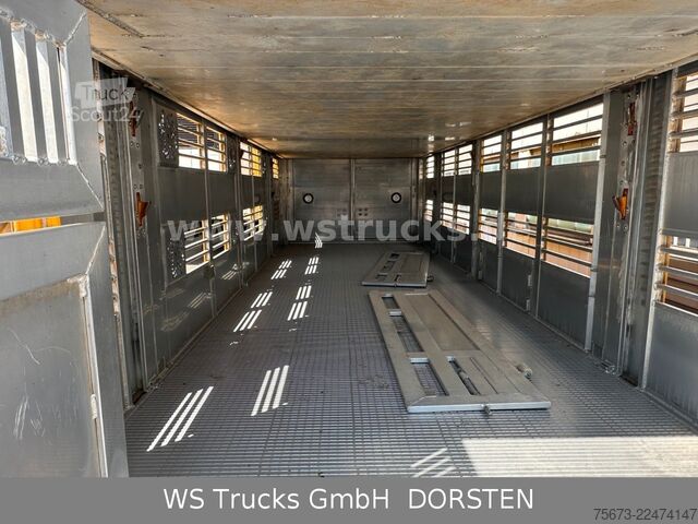 Atrelado de transporte de cavalos MENKE-JANZEN 4 Stock Tränke Lüfter durchladen