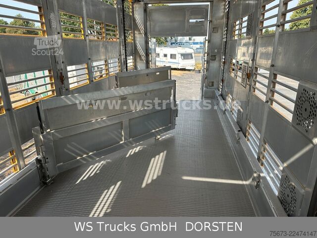 Atrelado de transporte de cavalos MENKE-JANZEN 4 Stock Tränke Lüfter durchladen