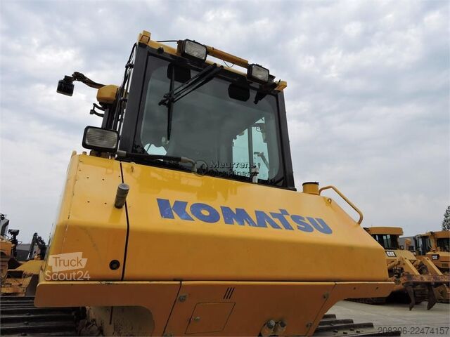 Apisonadora KOMATSU D65 PX ripper available