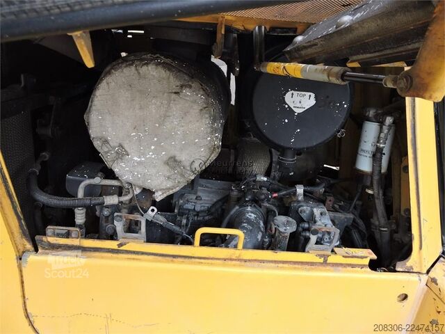 Apisonadora KOMATSU D65 PX ripper available
