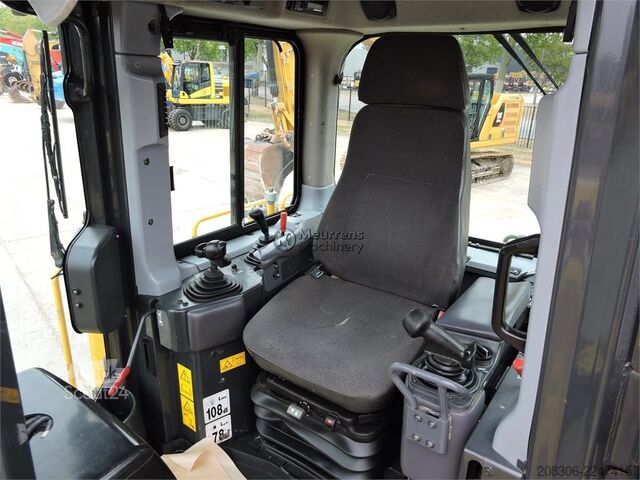 Apisonadora KOMATSU D65 PX ripper available