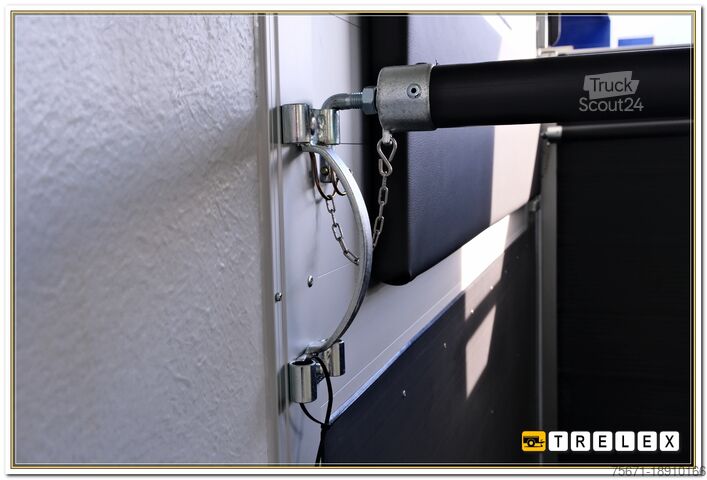 Remolque para caballos Cheval Liberté Gold 3 Premium Sattelkammer Aluräder