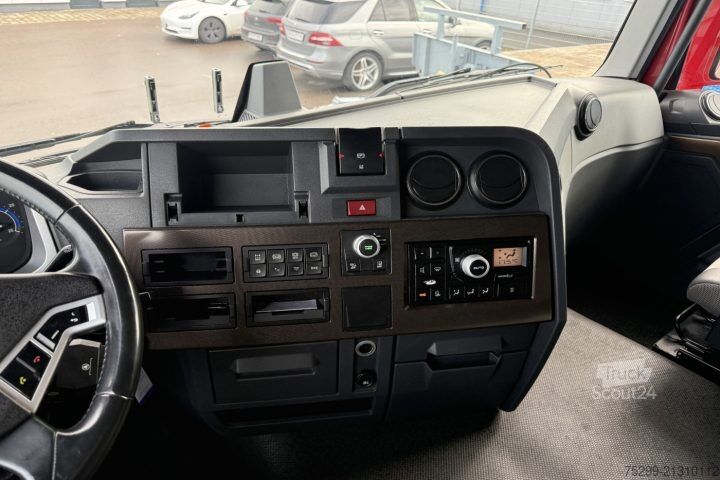 Autocamion cu caroserie tip cutie Renault T460 4x2 Koffer/HB / Swiss-Vehicle