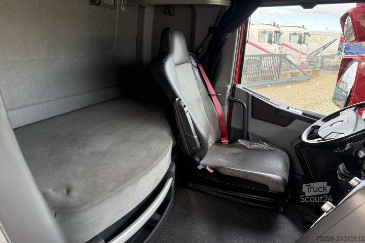 Autocamion cu caroserie tip cutie Renault T460 4x2 Koffer/HB / Swiss-Vehicle