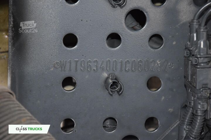 Vakio vetoauto MERCEDES-BENZ Actros 5 1845 BigSpace