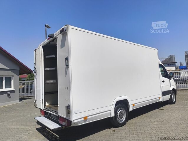 Camion furgon Mercedes-Benz Sprinter 314 geschl. Kasten mit Regalen 3,5t (30)