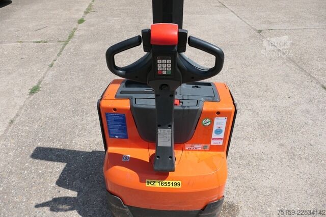 Hochhubwagen bt SWE 080L Batterie 22/2022
