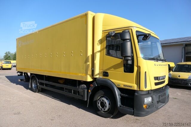 Vrachtwagen met bakwagen iveco EuroCargo ML 120 E 28 AHK LBW