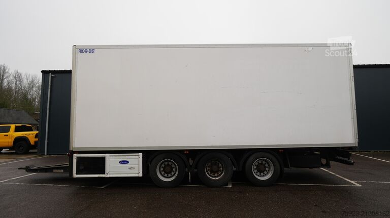 Chladírenská/mrazírenská přeprava Groenewegen 3 Axle frigo trailer with CARRIER SUPRA 950 MT