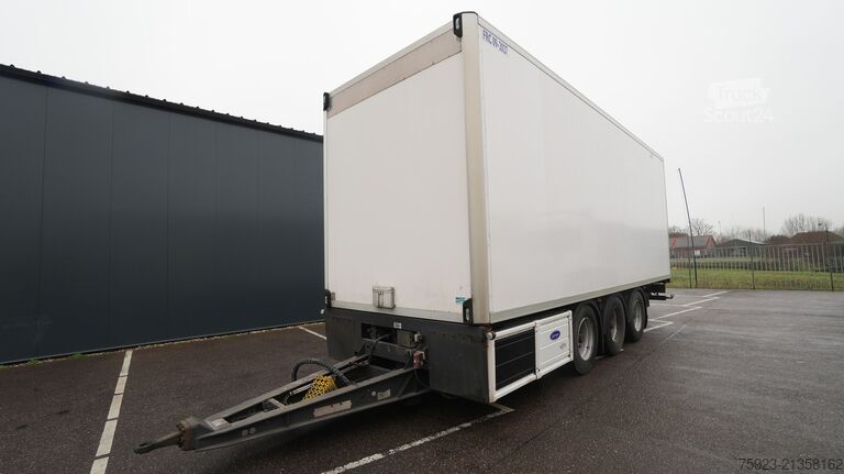 Chladírenská/mrazírenská přeprava Groenewegen 3 Axle frigo trailer with CARRIER SUPRA 950 MT