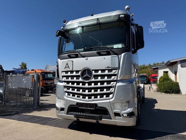 Kampós konténerszállító teherautó MERCEDES-BENZ Arocs 2548 Hydrodrive 4x4 Abrollkipper Meiller