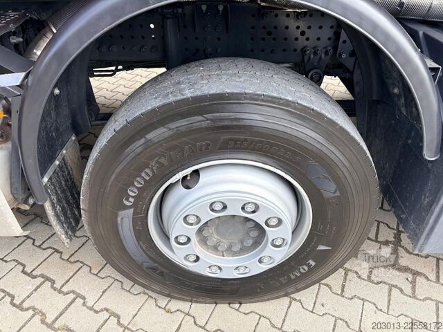 Autocamion basculant tridirecțional MERCEDES-BENZ Arocs 3246 8x4 Kipper Meiller Bordmatic