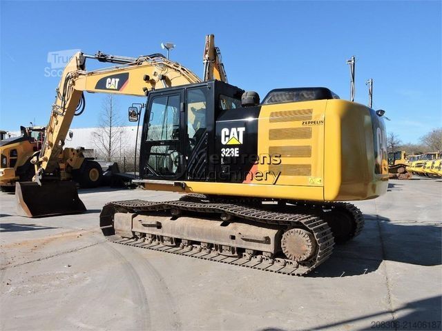 Kettenbagger CATERPILLAR 323E