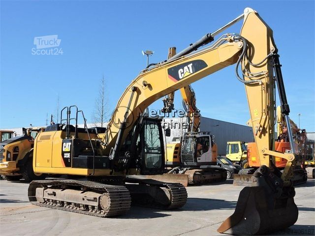 Kettenbagger CATERPILLAR 323E