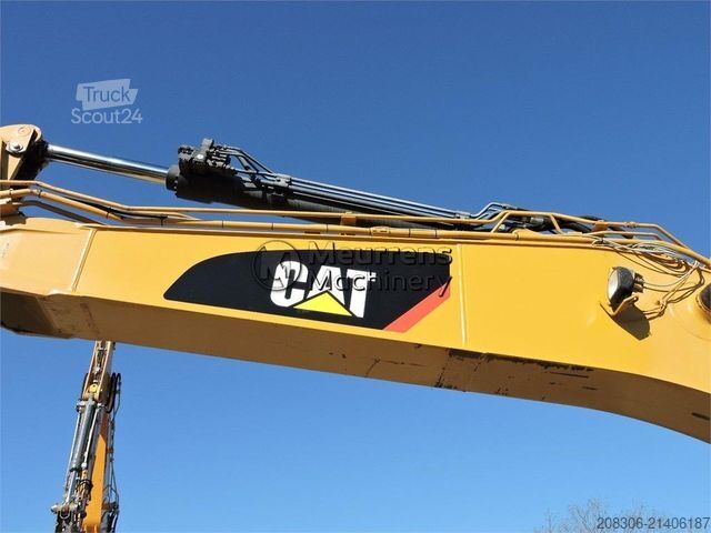 Kettenbagger CATERPILLAR 323E