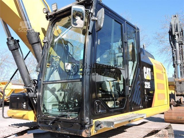 Kettenbagger CATERPILLAR 323E