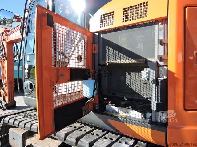 Excavatrice à chaînes HITACHI ZX225