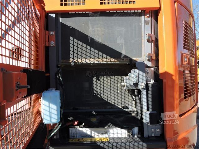 Excavatrice à chaînes HITACHI ZX225