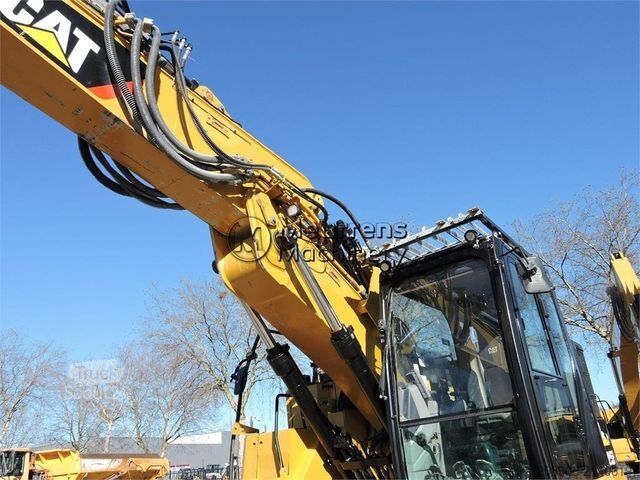 Kettenbagger CATERPILLAR 325FL