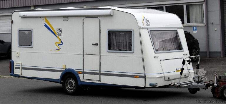 Asuntovaunu KNAUS Blue Line 450 mit Mover und Markise