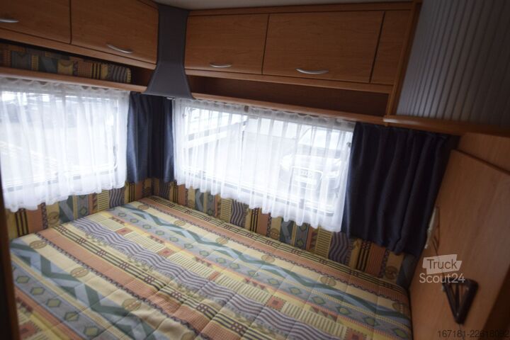 Asuntovaunu KNAUS Blue Line 450 mit Mover und Markise