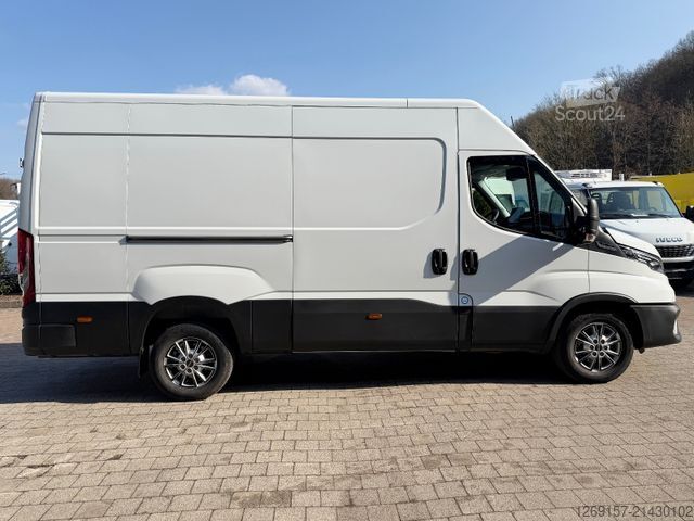 Furgão de painéis IVECO Daily 3,0L 35S180 Kasten L2H2 Automatik COC Navi