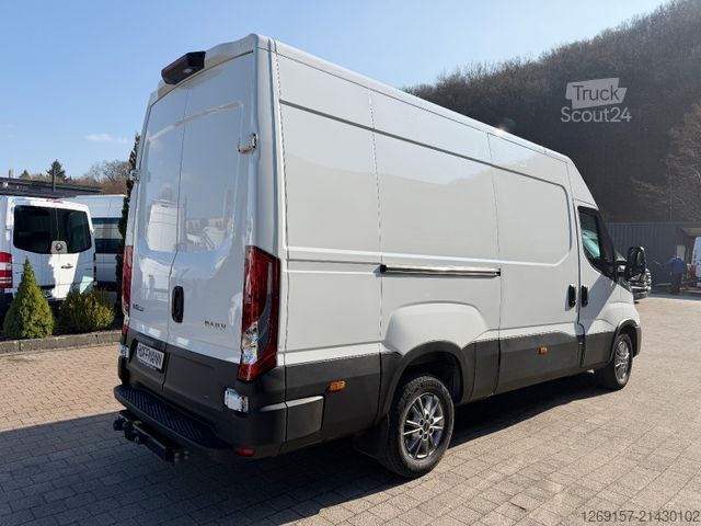 Furgão de painéis IVECO Daily 3,0L 35S180 Kasten L2H2 Automatik COC Navi