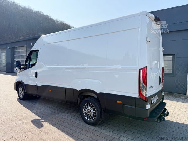 Furgão de painéis IVECO Daily 3,0L 35S180 Kasten L2H2 Automatik COC Navi