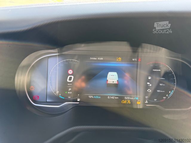 Furgão de painéis IVECO Daily 3,0L 35S180 Kasten L2H2 Automatik COC Navi