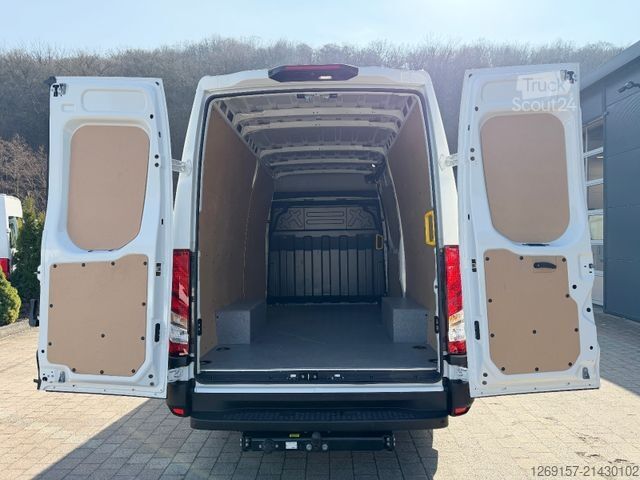 Furgão de painéis IVECO Daily 3,0L 35S180 Kasten L2H2 Automatik COC Navi