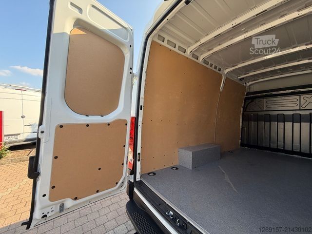 Furgão de painéis IVECO Daily 3,0L 35S180 Kasten L2H2 Automatik COC Navi