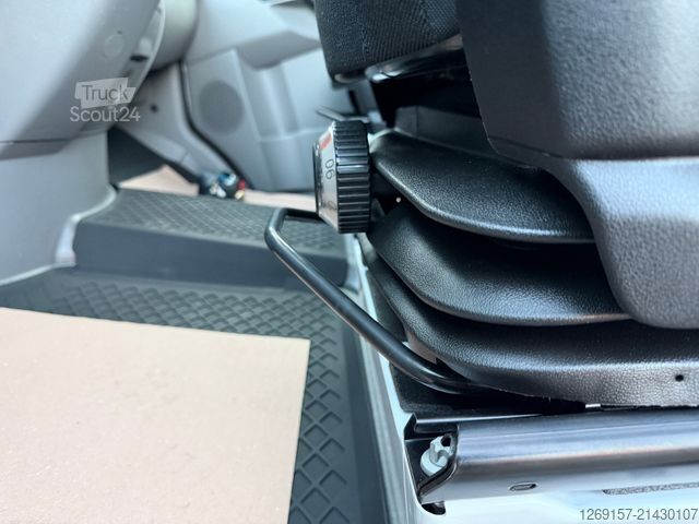 Фургон-панель MERCEDES-BENZ Sprinter 319CDI V6 Kasten L1H1 Autom Navi Standh