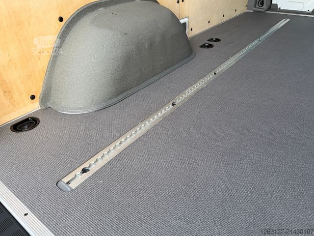 Фургон-панель MERCEDES-BENZ Sprinter 319CDI V6 Kasten L1H1 Autom Navi Standh