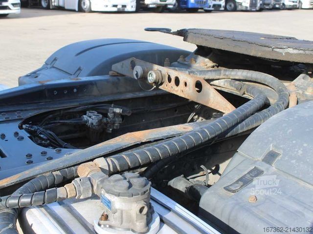 Standardni vlačilec MAN TGX 26.500,DOUBLE HYDRAULIC,RETARDER,6X4,NAVI