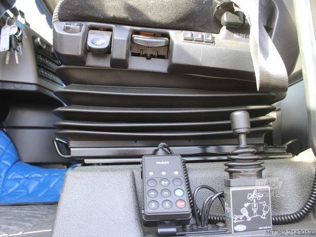 Standardni vlačilec MAN TGX 26.500,DOUBLE HYDRAULIC,RETARDER,6X4,NAVI