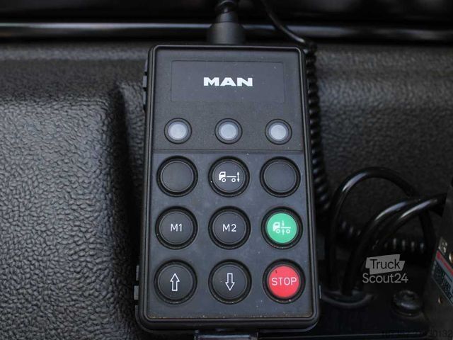 Standardni vlačilec MAN TGX 26.500,DOUBLE HYDRAULIC,RETARDER,6X4,NAVI