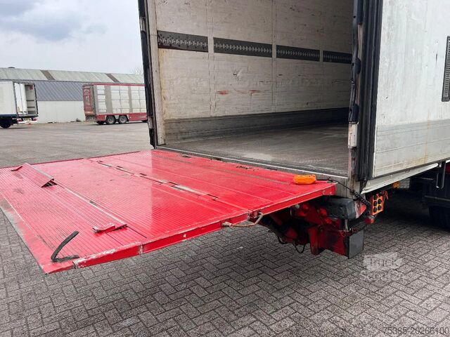 Gekoeld/bevroren transport Schmitz Cargobull Thermo King 400 Laadlift 270 cm