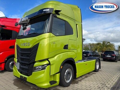 Szabványos közúti nyergesvontató Iveco S-Way 580 Full Air