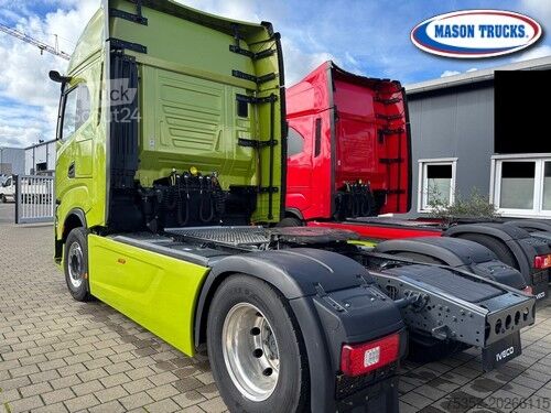 Szabványos közúti nyergesvontató Iveco S-Way 580 Full Air