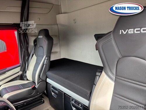 Szabványos közúti nyergesvontató Iveco S-Way 580 Full Air